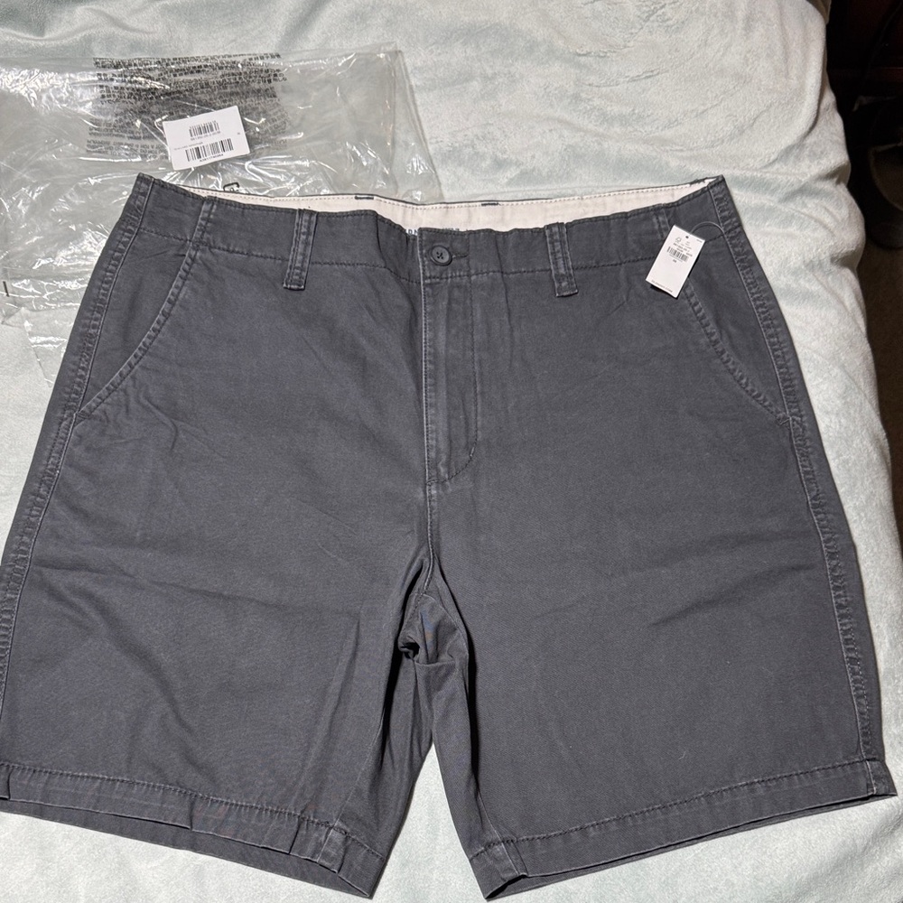 Old Navy Men's Charcoal Flat Front Shorts